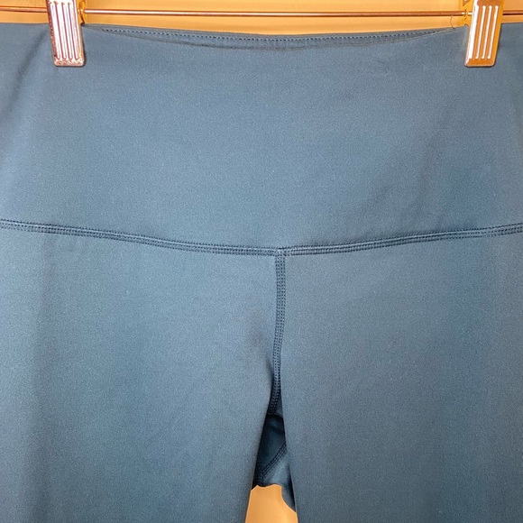 Yogalicious Lux Soft Comfy Crop Leggings Size Small - Picture 2 of 8